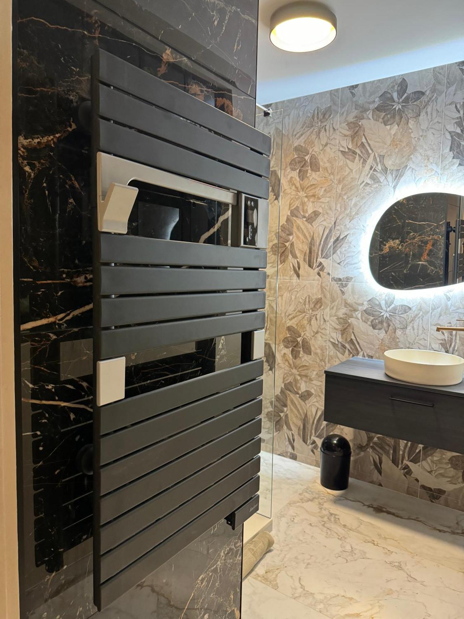 Flower Suite And Spa ลาแซน-ซูร์-แมร์ ภายนอก รูปภาพ